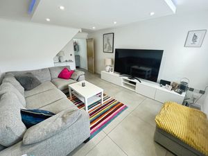 Lounge- click for photo gallery